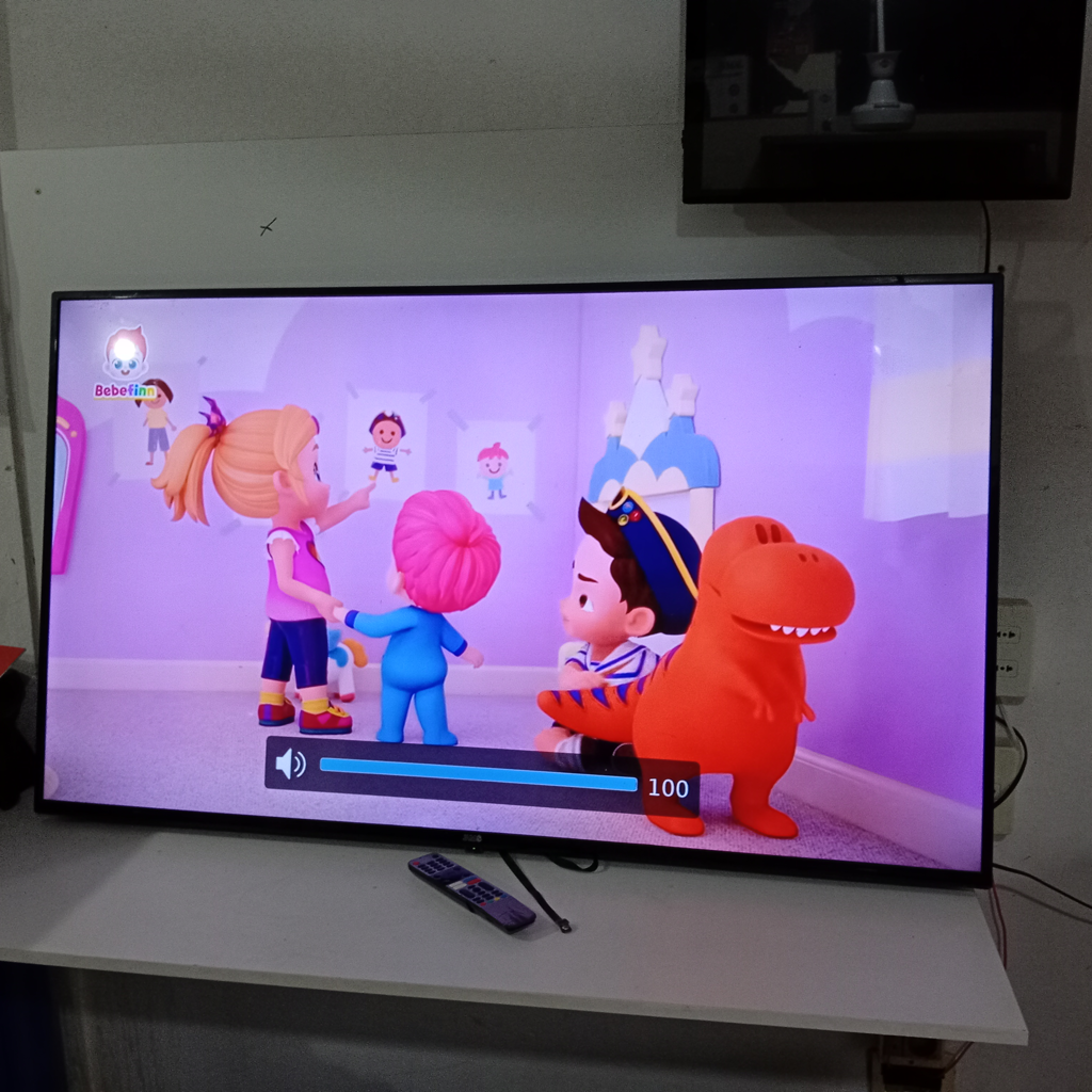 Televisor Led Smart De 55 '' Marca Jam Modelo Sk55u20 Sin Control Usado-Con-Desgaste Acc Sin Patitas