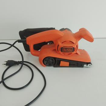 Lijadora Marca Black+Decker Modelo Br318-B2c Usado En Buen Estado Acc: Con Una Funda De Tela Comentario: Lijadora De Banda