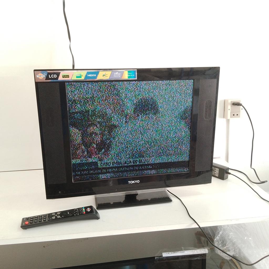 Televisor Led Convencional De 21 '' Marca Tokyo Modelo Tvtok21lcdzd4 Usado En Buen Estado Con Control Sin Caja Acc Pedestal Transformador
