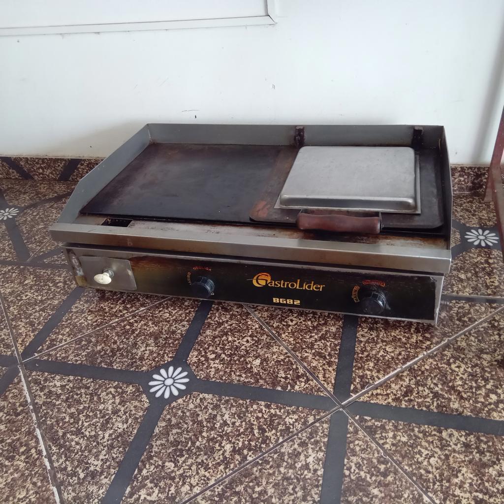 Plancha Hamburguesera Marca Gastros Lider Modelo Bg82 Usado Con Desgaste Acc 2 Quemadores1 Tapa