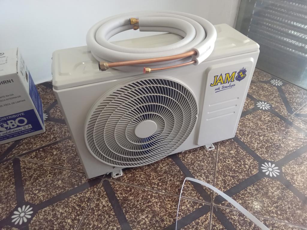 Aire Acondicionado Tipo Split Marca Jam Potencia Btu 12 Con Kit Instalacion Con Control Modelo Jf-12chrm1 Nuevo Sin Uso Con Caja Acc No Tiene