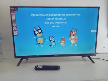 Televisor Led Smart De 32 '' Marca Tokyo Modelo Tvtokff32sm Con Control Usado En Buen Estado Acc Patitas