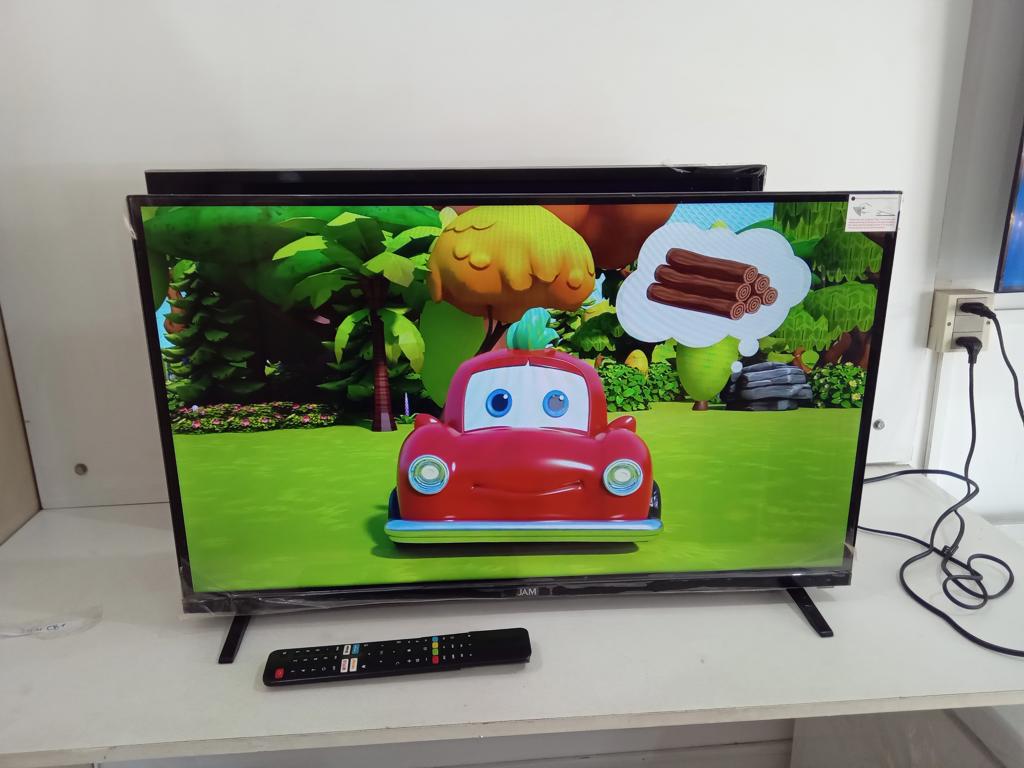Televisor Led Smart De 3.232 '' Marca Jam Modelo Ultra Salim-32fcs Sin Control Usado-En-Buen-Estado Acc Patitas