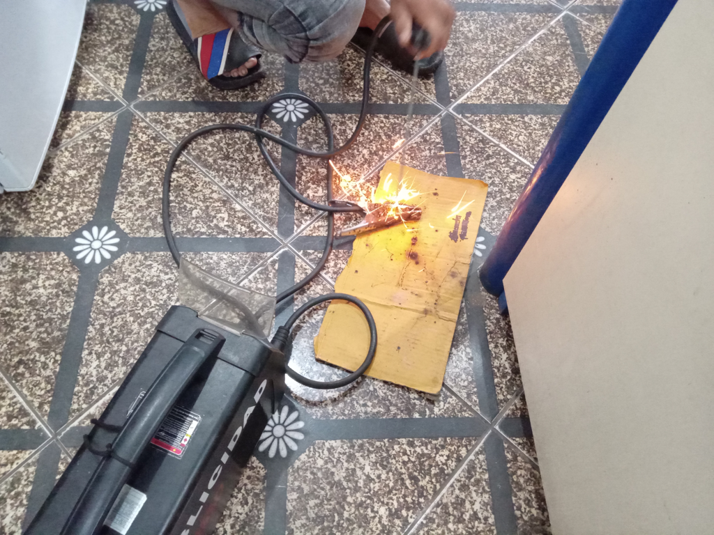 Foto 2 de Soldador Marca Dimaq Modelo Mma-300 Usado En Buen Estado Acc Pinza Positivo Y Negativo