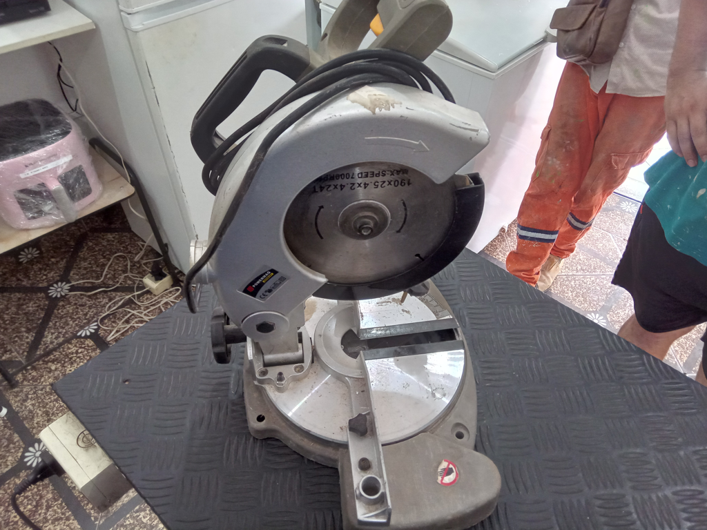 Foto 2 de Policorte Marca Powermaq Modelo Pt1804 Usado En Buen Estado Acc DiscoProtector