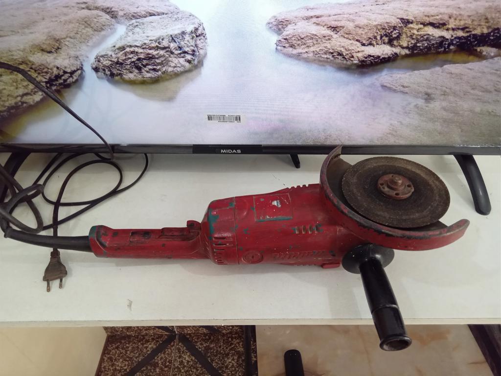 Pulidora Marca Makita Grande Modelo Tamaño Grande Usado En Buen Estado Acc Con Protector DiscoManija