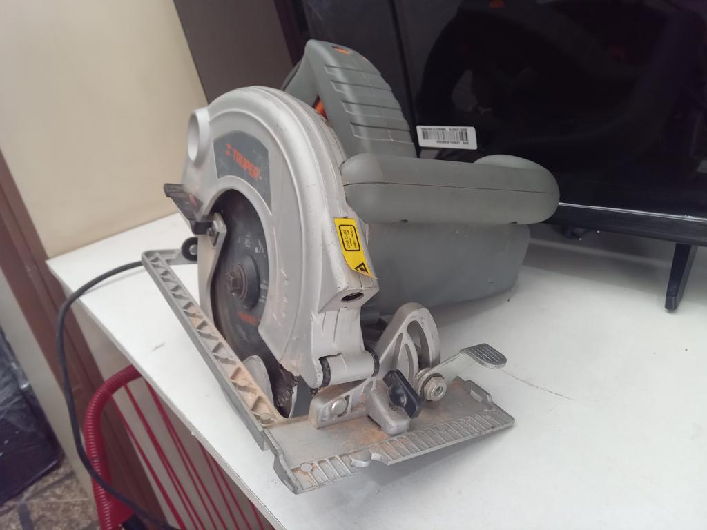 Sierra Tipo Circular Marca Truper Modelo Ici-7-1/An3-2 Usado En Buen Estado Acc No Tiene