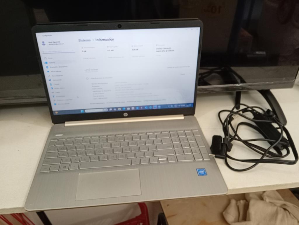 Foto 3 de Notebook Marca Hp Modelo 15-Dy0014ds Procesador Intel Celeron Memoria Ram Memoria Ram 4 Gb Disco Duro 237 Gb Generacion No Tiene Acc No Tiene