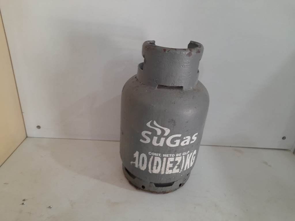Garrafa Cap 10 Kg. Marca Sugas Usado En Buen Estado Color Gris Acc No Tiene