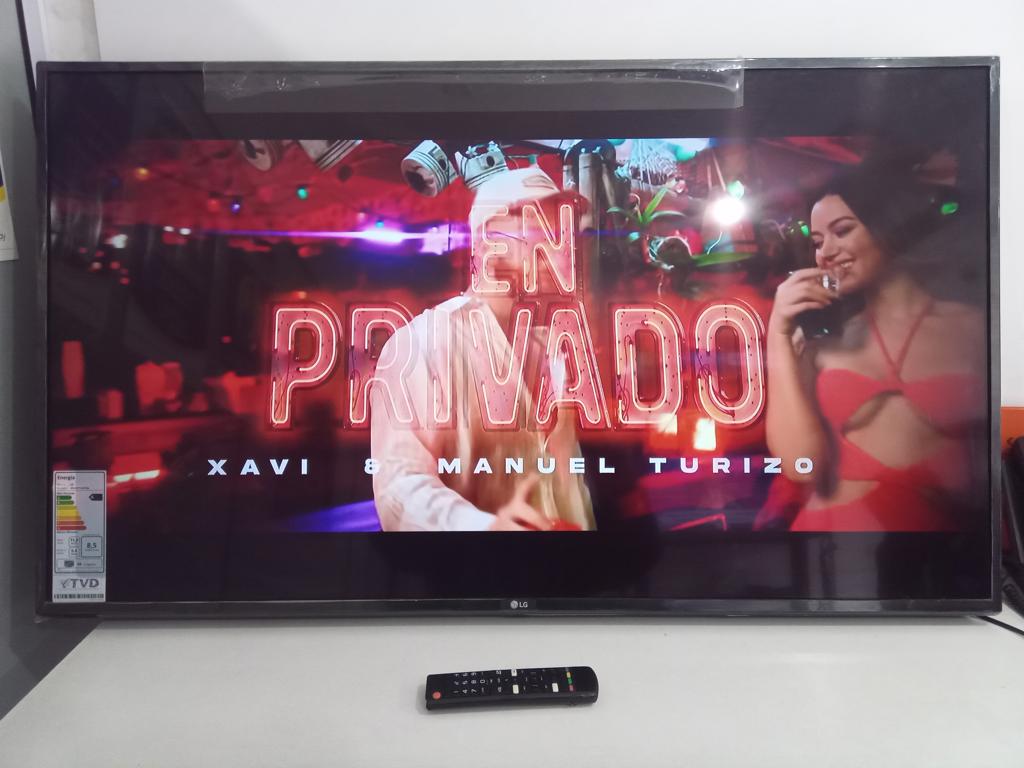 Televisor Led Smart De 49 '' Marca Lg Modelo 49un7100psa Con Control Usado En Buen Estado Acc Cable Corriente