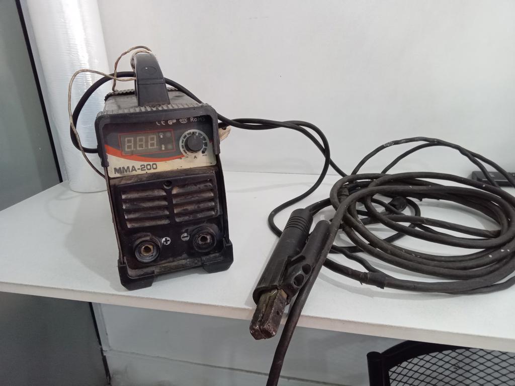 Soldador Marca Vcp Modelo Mma-200 Usado En Buen Estado Acc Cable CtePinza P/N