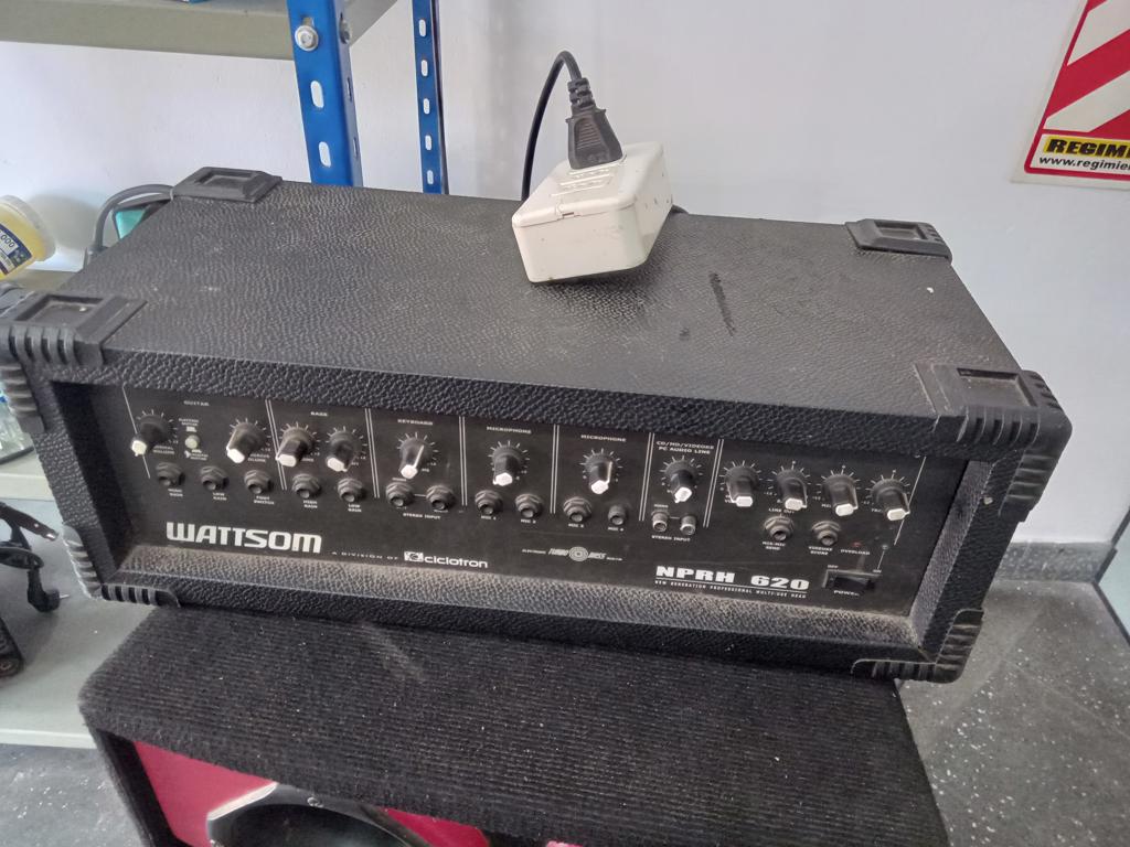 Amplificador De Sonido P/ Discoteca Marca Wattsom Modelo Nprh620 Usado En Buen Estado Acc Cable Cte