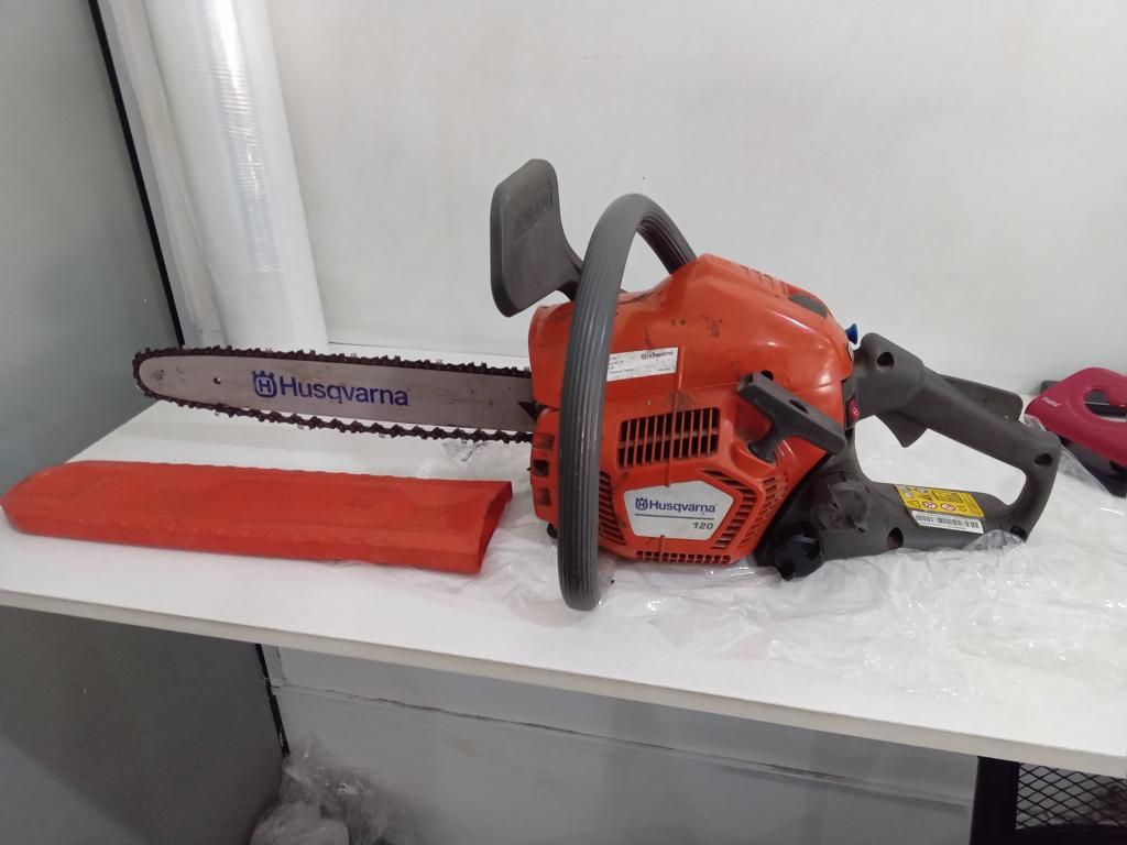 Motosierra Marca Husqvarna Modelo 120 Usado En Buen Estado Acc Espada De 16CadenaProtectorFreno