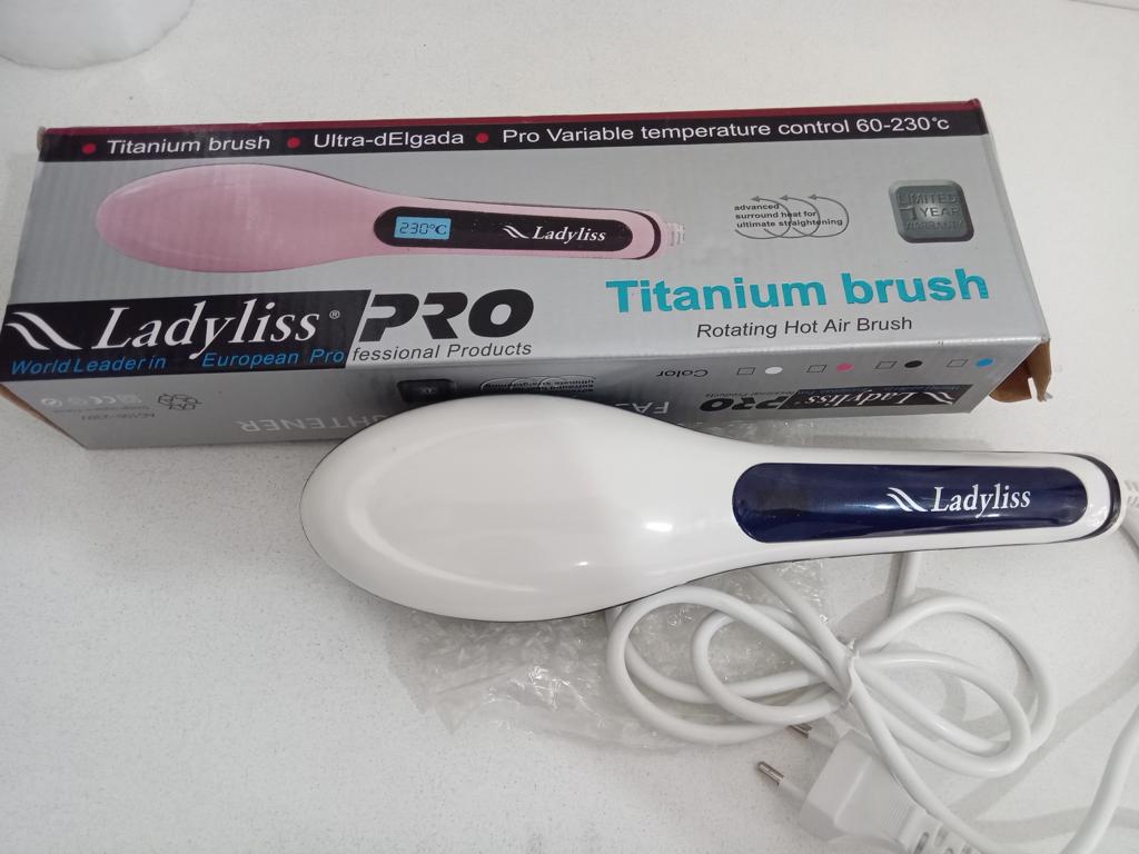 Planchita Para Cabello Marca Ladyliss Modelo No Tiene Usado En Buen Estado Acc CajaCable Cte