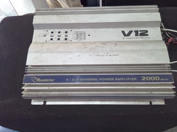 Amplificador De Sonido P/ Automovil Marca Roadstar Modelo No Visible Nro Usado En Buen Estado Acc Cables