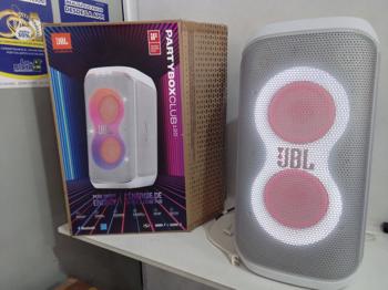 Caja De Sonido Amplificada Marca Jbl Modelo Partybox Club 120 Sin Control Usado En Buen Estado Acc CajaFundaCable Cte