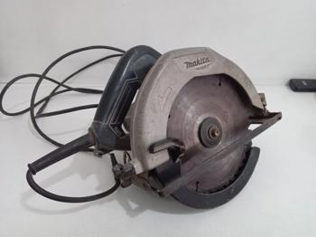Sierra Tipo Circular Marca Makita. Modelo M5801 Usado En Buen Estado Acc Disco