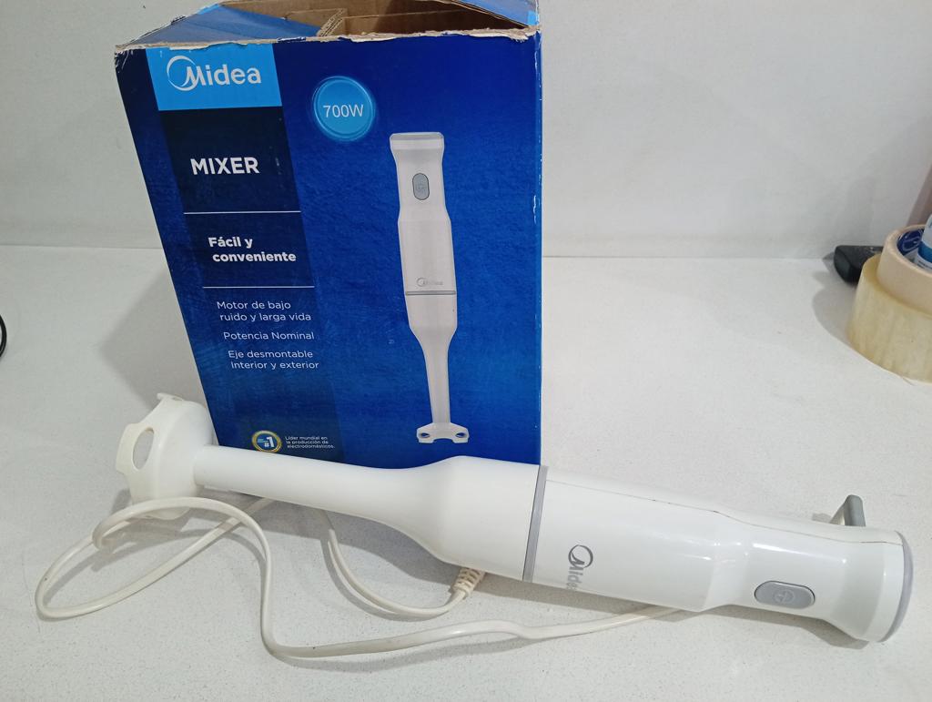 Mixer Marca Midea Modelo Sm0795 Usado En Buen Estado Con Caja Acc Una Cuchilla