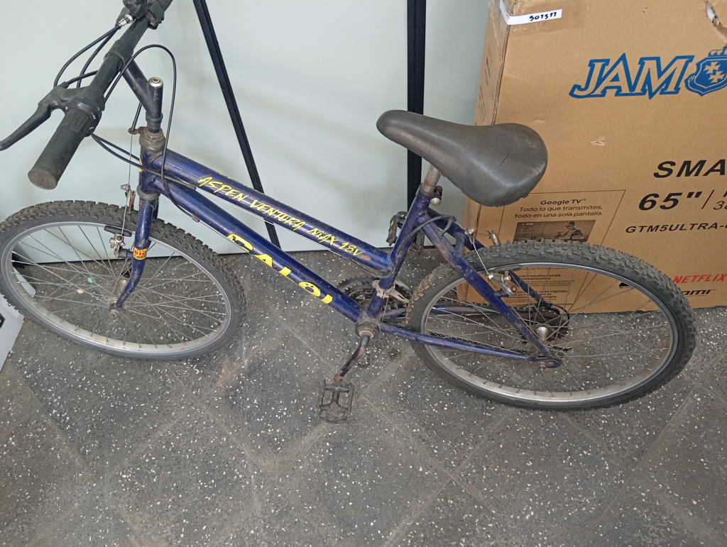 Bicicleta Marca Caloi. Aro 24 Modelo Sin Usado Con Desgaste Acc Freno Delantero Y Trasero Cambio
