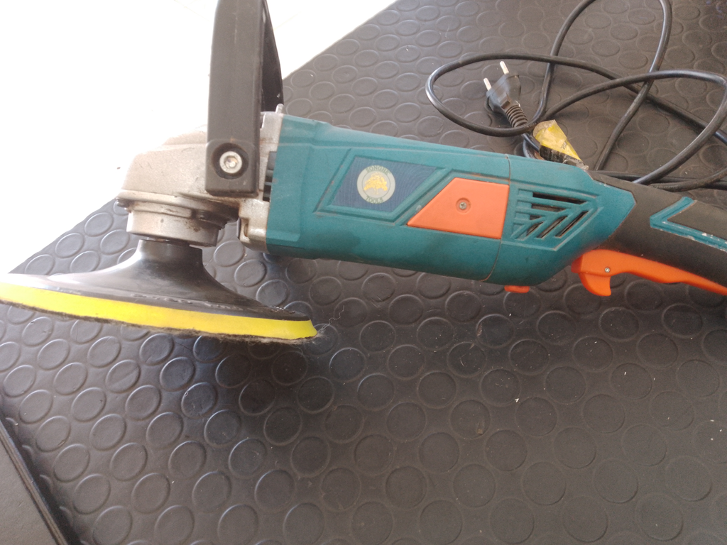 Foto 3 de Pulidora Marca Songhe Tools Modelo No Tiene Tamaño Mediano Usado En Buen Estado Acc Disco Adaptador Manija