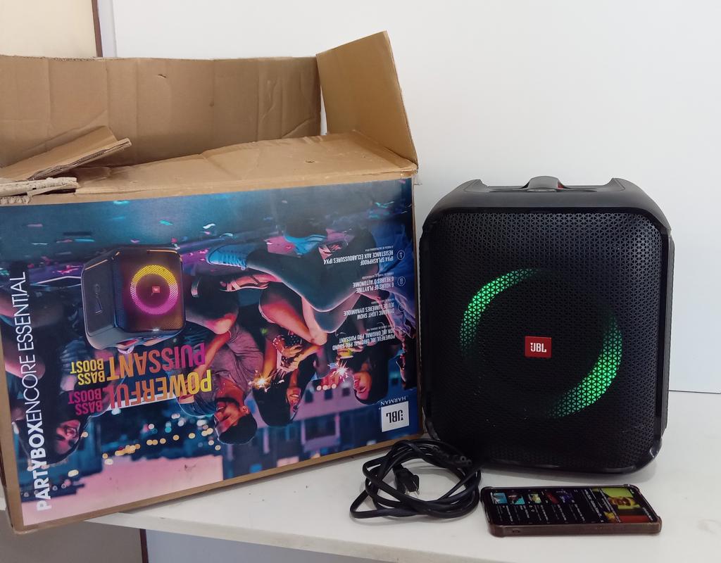 Parlante Portatil Marca Jbl Modelo Partybox Encore Essential Acc Luces