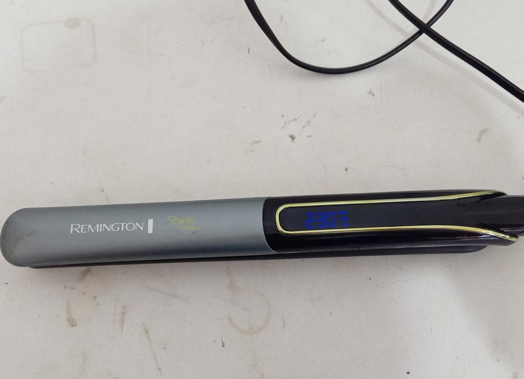Planchita Para Cabello Marca Remington Modelo S12a Usado En Buen Estado Acc Con Regulador