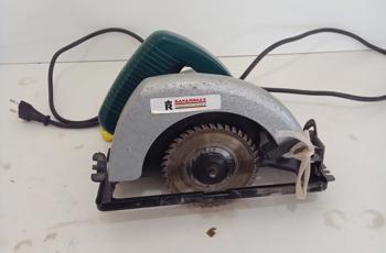 Sierra Tipo Circular Marca Safarimax Modelo Et 2121 Usado En Buen Estado Acc Con Disco Base Y Protector