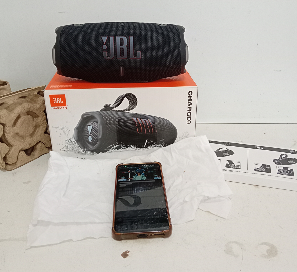Parlante Portatil Marca Jbl Modelo Charge 6 Acc Sin Cable Cargador