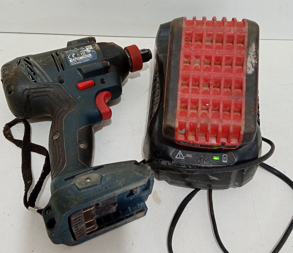 Destornillador Electrico Marca Bosch Modelo Gdx 180-Li Acc Con Una Bateria De 28 VCargador N 921