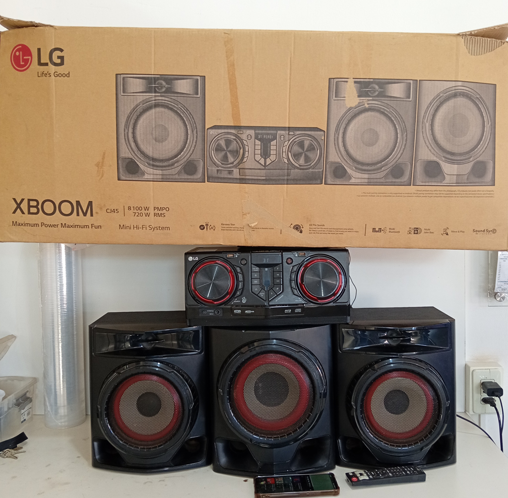Equipo De Sonido Marca Lg Con Control Modelo Cj45 Usado En Buen Estado Acc Con Dos Parlantes Y Un SubwooferAntena Fm Y Am