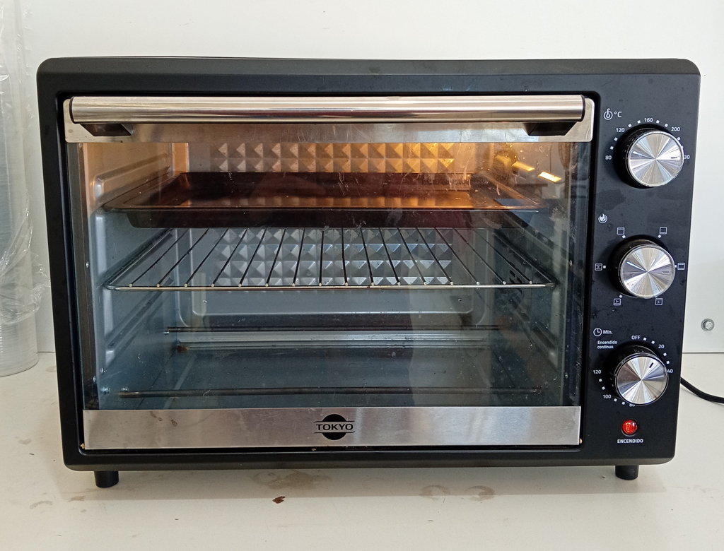 Horno Marca Tokyo Litros 46 Modelo Edtheneco Usado En Buen Estado Acc Con Parrilla Y Bandeja