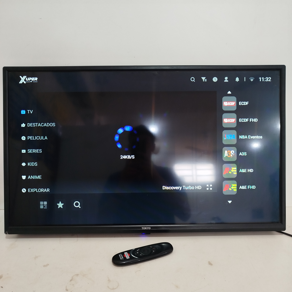 Foto 2 de Televisor Led Smart De 32 '' Marca Tokyo Modelo Tvtokks32sm-N Con Control Usado En Buen Estado Acc Control Tipo Mouse