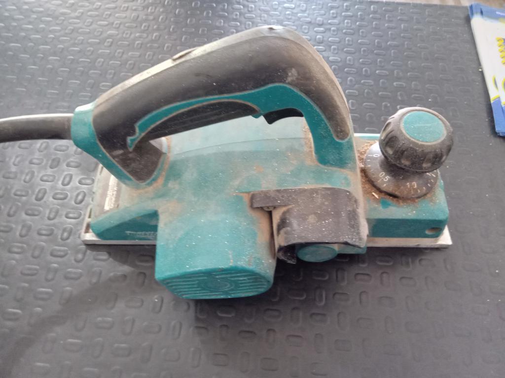 Cepilladora De Madera Marca Makita Modelo Kp0800 Usado En Buen Estado Acc No Tiene