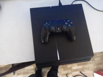Juego Electronico Ps4 Marca Sony Modelo Chu-1206b Disco Duro 1.000 Gb Con Control Sin Caja Usado En Buen Estado Acc Cable Hdmi Cable Powers Cable Cargador