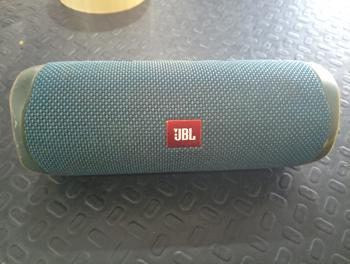 Speaker Potencia Watts No Tiene Marca Jbl Sin Control Modelo Flip 5 Usado En Buen Estado Sin Caja Acc No Tiene