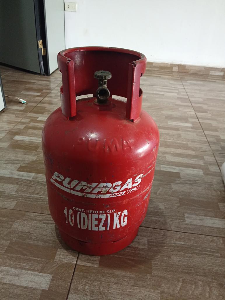 Garrafa Cap 10 Kg. Marca Pumagas Usado En Buen Estado Color Rojo Acc No Tiene