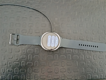 Reloj Para Caballero Marca Samsung Modelo Watch8 Usado En Buen Estado Acc Cable Cargador