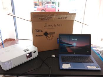 Proyector De Imagen Marca Nec Con Control Modelo Np-Ve303 Lumenes 3.000 Usado En Buen Estado Acc Cable CteCable HdmiCable Vga