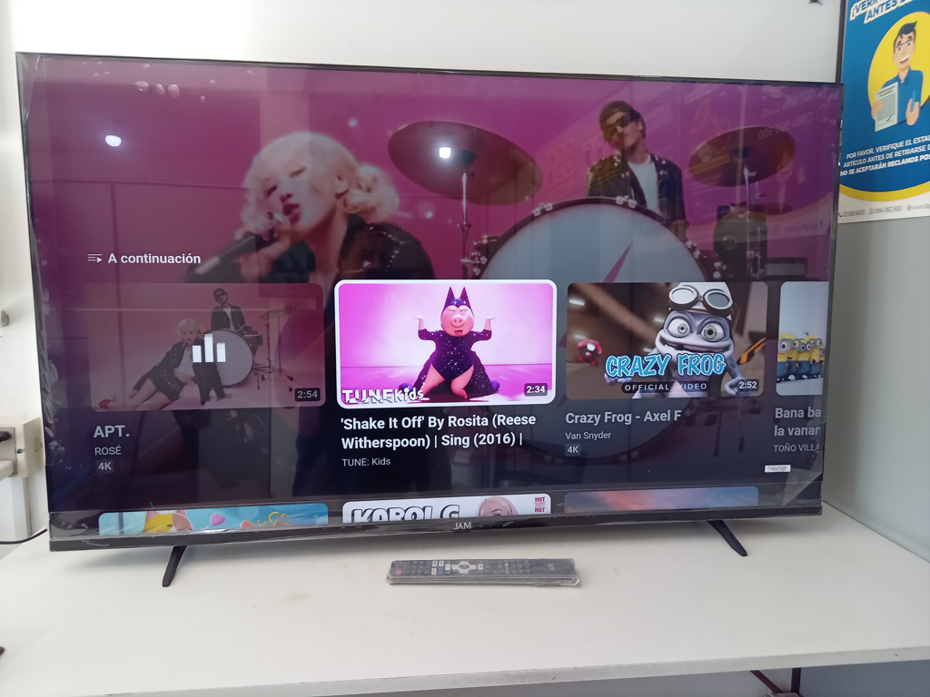 Televisor Led Smart De 50 '' Marca Jam Modelo Ultrasgtm-50gfs Con Control Usado En Buen Estado Acc Par De Patitas