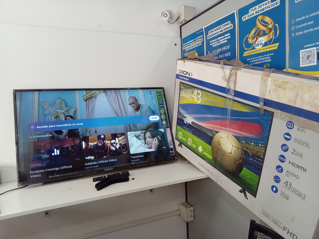 Televisor Led Smart De 43 '' Marca Mox Modelo Xi-Led43smart Con Control Usado En Buen Estado Acc Par De Patitas