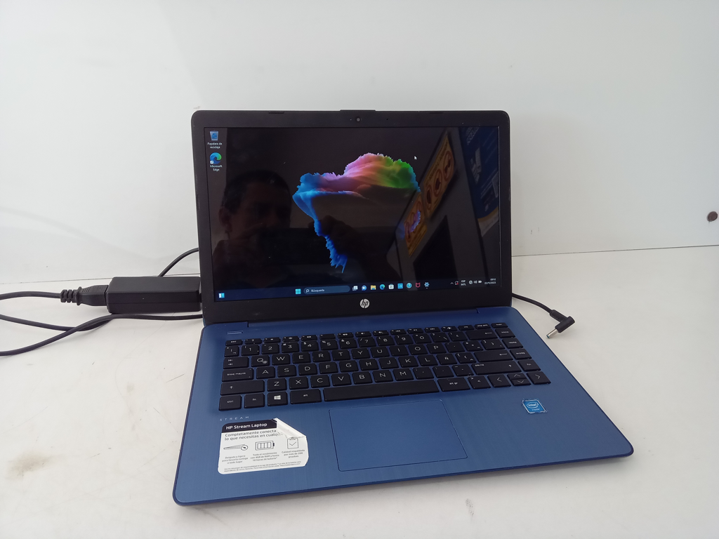 Notebook Marca Hp Modelo 14-Ax100la Procesador Intel Celeron Memoria Ram 4 Gb Disco Duro 60 Gb Generacion 1 Acc Cable Cte Con Transformador