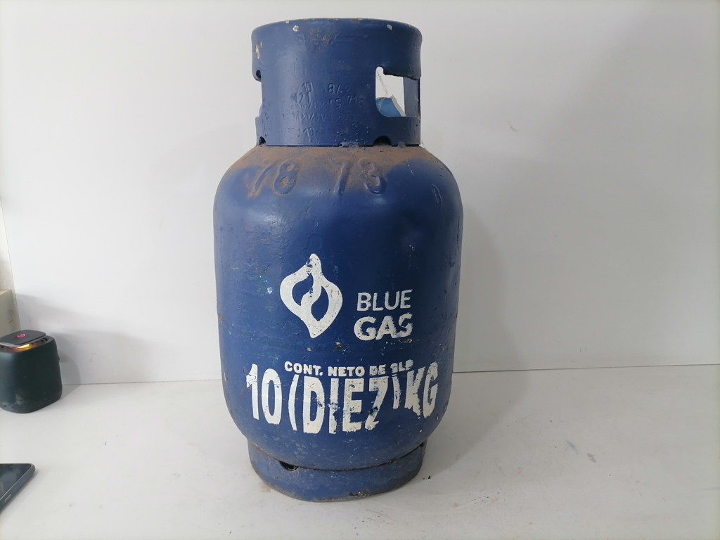 Garrafa Cap 10 Kg. Marca Blue Gas Usado En Buen Estado Color Azul Acc No Tiene
