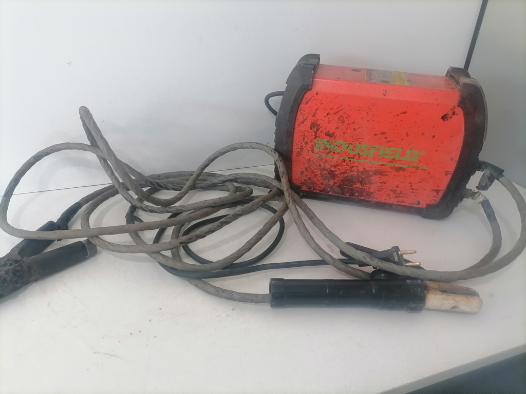 Soldador Marca Indusfield Modelo Igbt200g Nro Usado Con Desgaste Acc 1pinza Tierra1pinza De Soldar