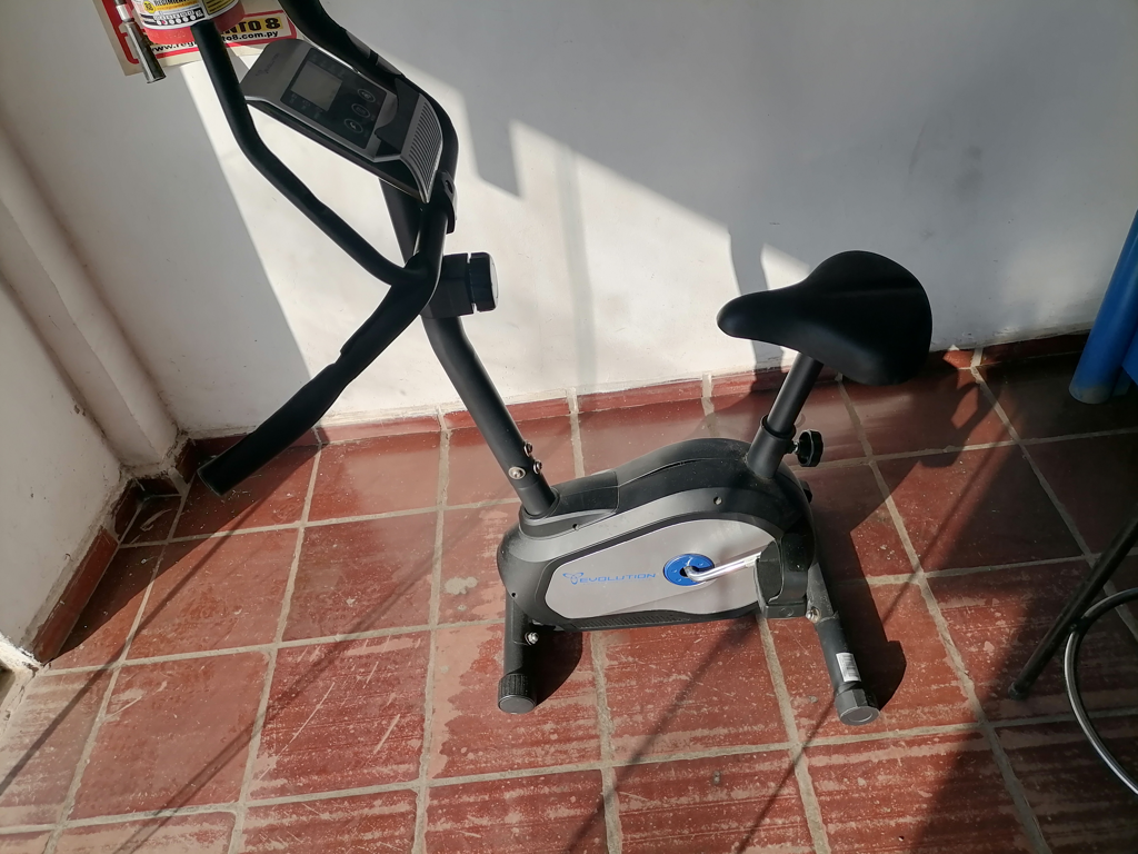 Bicicletas Estatica Marca Evolution Modelo Evolutionb802 Usado En Buen Estado Acc 1tablero Digital A Pila