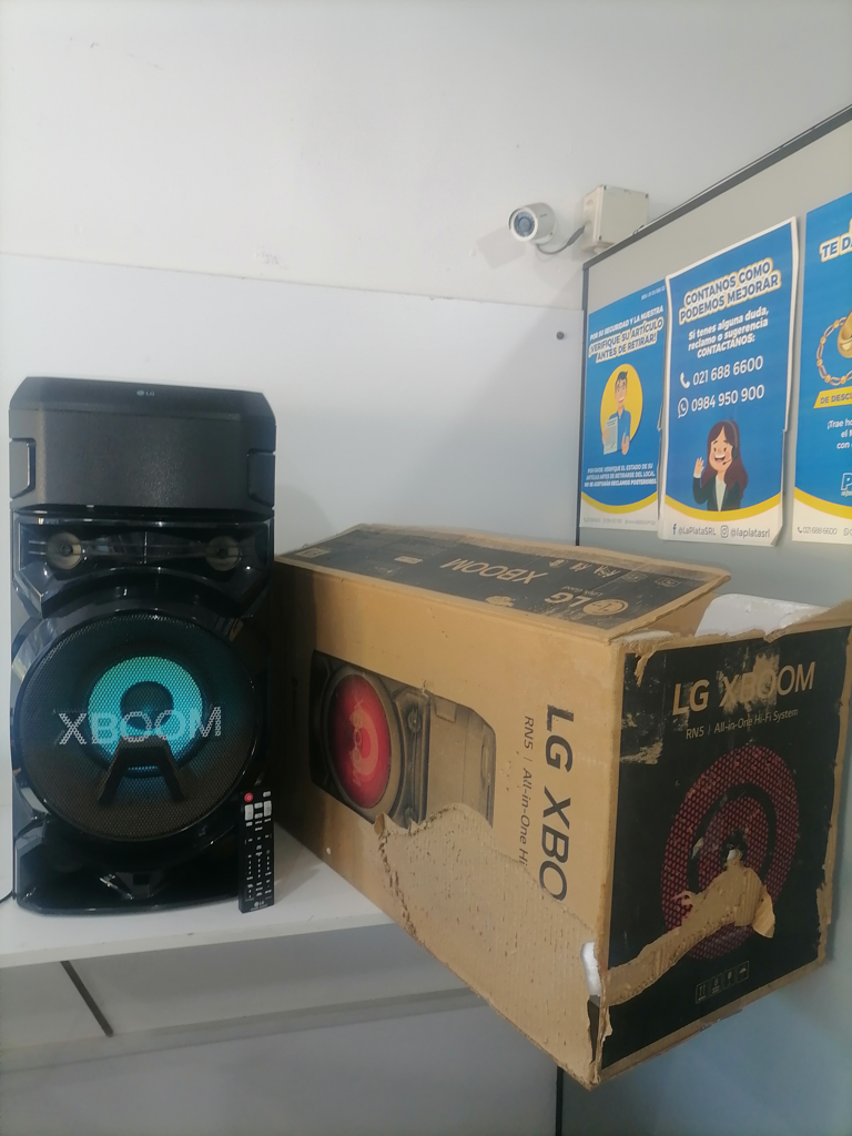 Parlante Portatil Marca Lg Modelo Rn5 Usado En Buen Estado Con No Tiene Acc BtPanel DigitalLuz Led1control