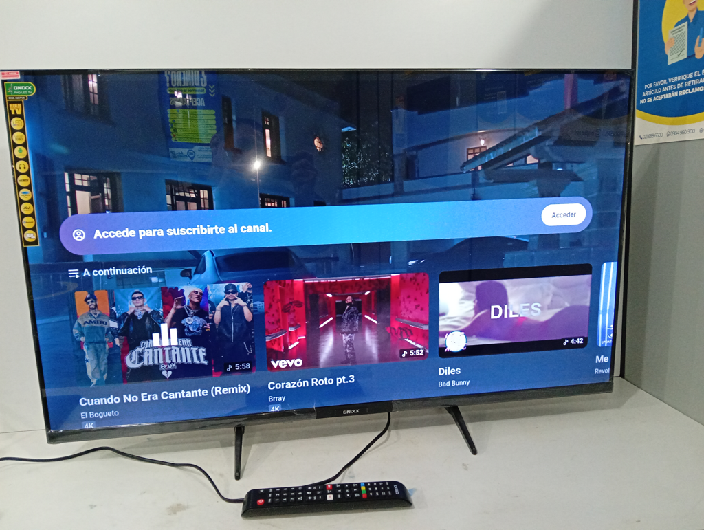 Televisor Led Smart De 43 '' Marca Onixx. Modelo Onx-43stva Con Control Usado En Buen Estado Acc Par De Patitas