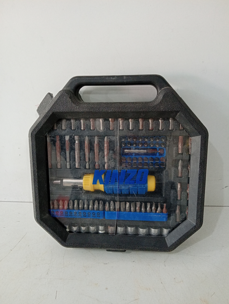 Juego De Herramientas Marca Kinzo Modelo Mp Usado En Buen Estado Con No Tiene Acc 98piezas