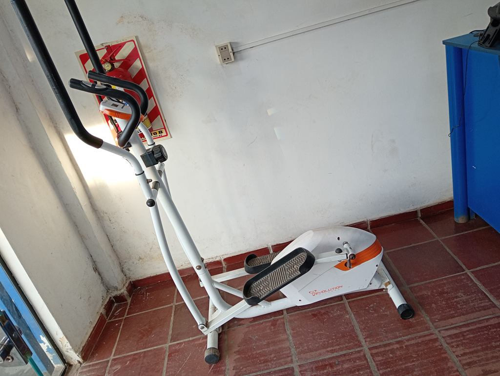 Spinnig Marca Evolution Modelo Gimevel901-N Usado En Buen Estado Acc Tablero Digital1perilla Regulador De Peso