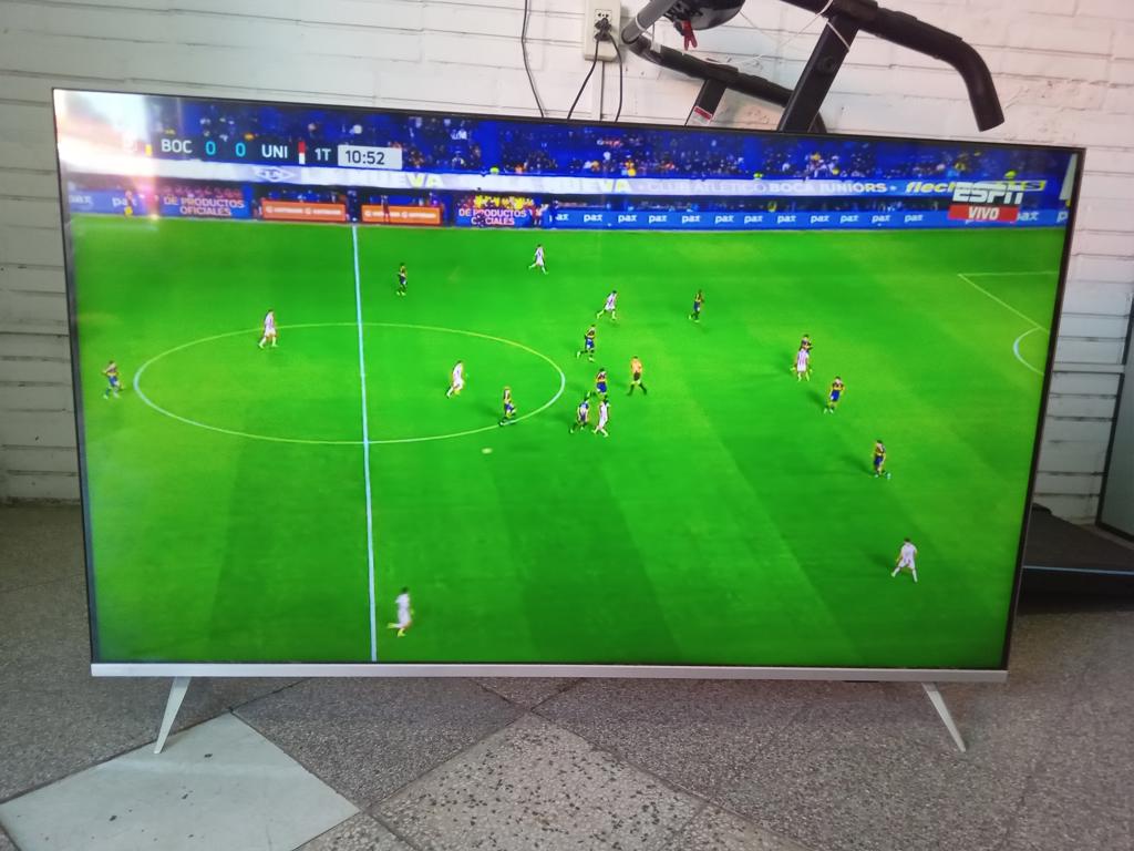 Televisor Led Smart De 58 '' Marca Philips Modelo 58pud6654/55 Con Control Usado En Buen Estado Acc Par De Patitas De Pedestal