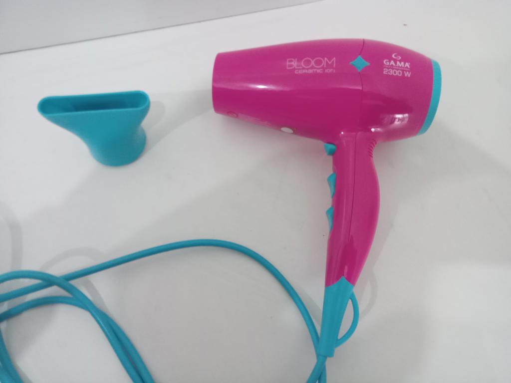 Secador De Pelo Marca Gama Modelo Diamond Ceramic Sdt Usado En Buen Estado Acc Con Un Pico